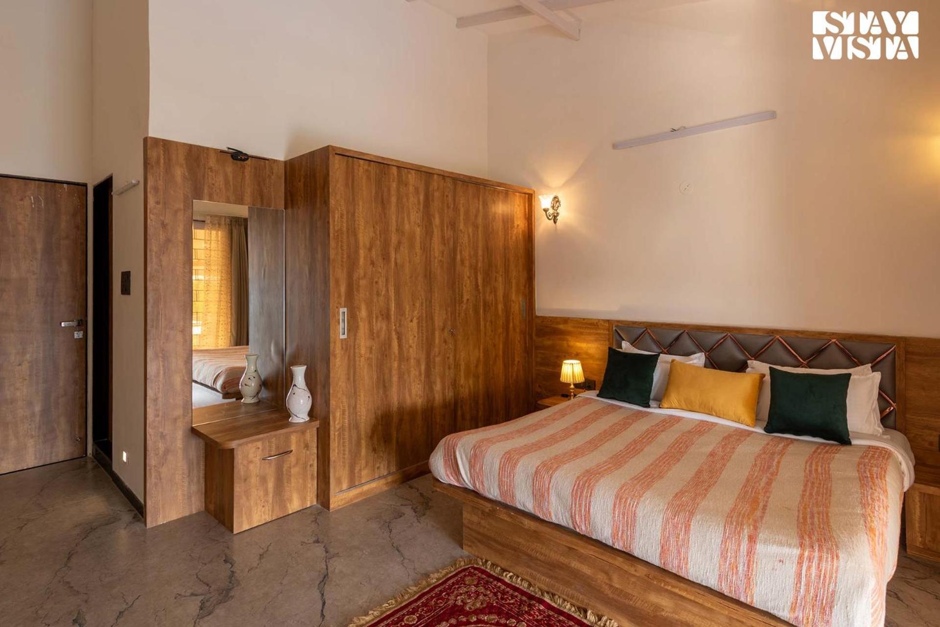 Stayvista'S Harvest Haven - Pool-View Villa With Deck & Machan Near Sula Нашик Екстериор снимка