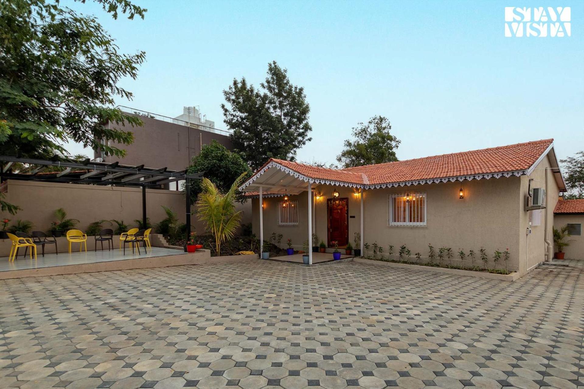 Stayvista'S Harvest Haven - Pool-View Villa With Deck & Machan Near Sula Нашик Екстериор снимка