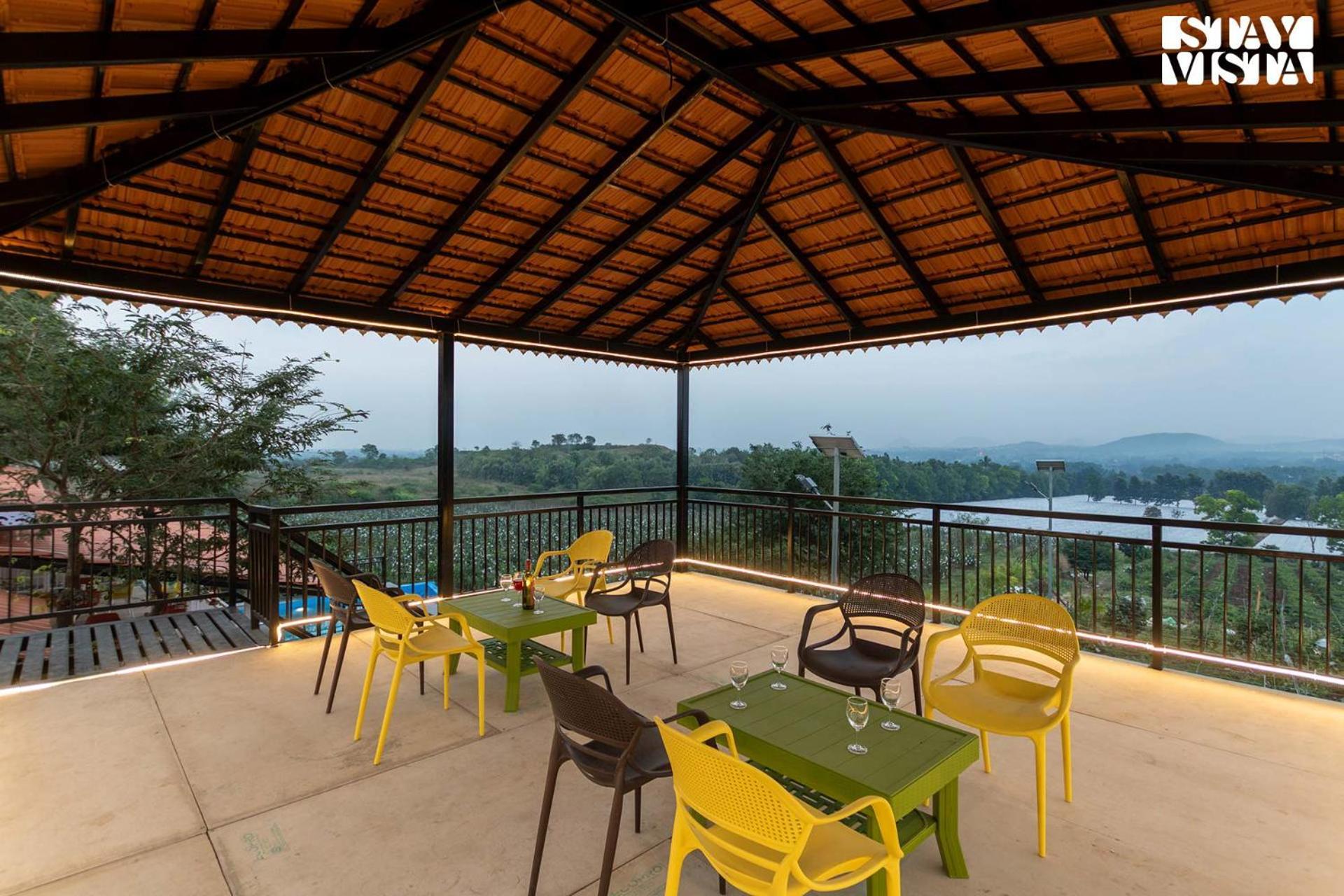 Stayvista'S Harvest Haven - Pool-View Villa With Deck & Machan Near Sula Нашик Екстериор снимка